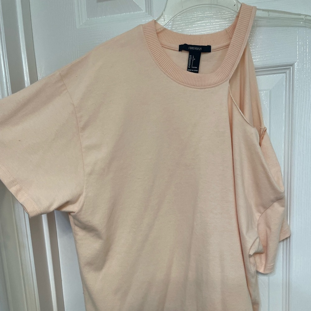 Pink open shoulder shirt